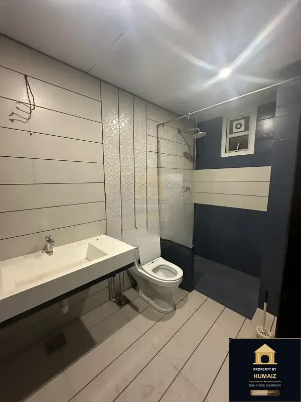 3-Bedroom Luxury Apartment (Sea Facing, 3 Bath, Suite 1) at Pearl Towers For Rent in DHA Phase 8 Karachi — Photograph 4