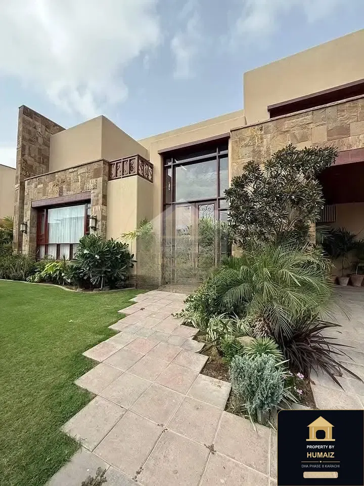 1,000 Sq. Yd. 6-Bedroom Luxury Villa (West Open, 6 Bath, Residence 65) in DHA Phase 8 For Sale in DHA Phase 8 Karachi — Photograph 2