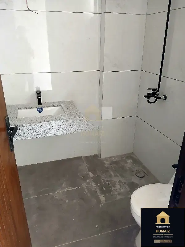 3-Bedroom Luxury Apartment (Boulevard Facing, 3 Bath, Suite 2) on Al-Murtaza Commercial For Sale in DHA Phase 8 Karachi — Photograph 4