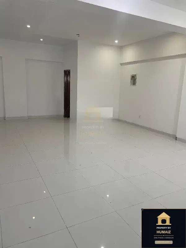 113 Sq. Yd. Corporate Office Space (Unit 5) on Al-Murtaza Commercial For Rent in DHA Phase 8 Karachi — Photograph 9
