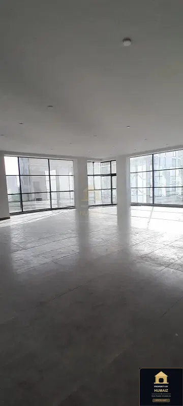 239 Sq. Yd. Corporate Office Space (Corner, Unit 1) on Zulfiqar Commercial For Rent in DHA Phase 8 Karachi — Photograph 6