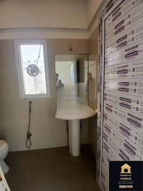 3-Bedroom Luxury Apartment (Brand New, 3 Bath, Suite 1) on Zulfiqar Commercial For Sale in DHA Phase 8 Karachi — Photograph 8
