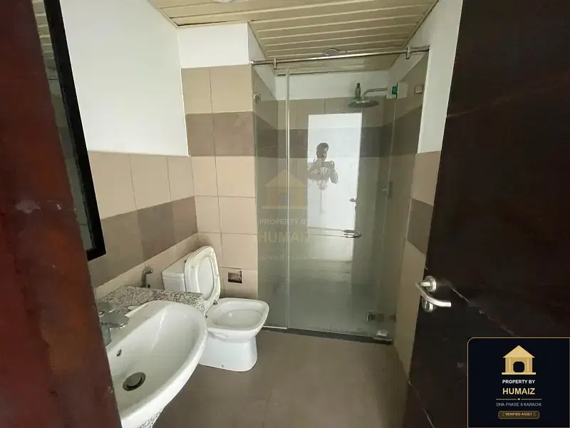 2-Bedroom Luxury Apartment (Brand New, 4 Bath, Suite 5) at Emaar Oceanfront For Rent in DHA Phase 8 Karachi — Photograph 4