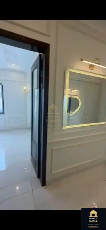 3-Bedroom Luxury Apartment (3 Bath, Suite 21) on Al-Murtaza Commercial For Rent in DHA Phase 8 Karachi — Photograph 2