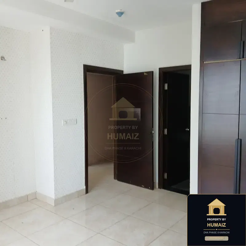 4-Bedroom Luxury Apartment (Sea Facing, 5 Bath, Suite 8) at Pearl Towers For Sale in DHA Phase 8 Karachi — Photograph 11