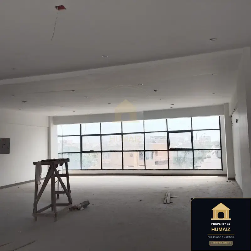 222 Sq. Yd. Corporate Office Space (Boulevard Facing, Unit 2) on Zulfiqar Commercial For Rent in DHA Phase 8 Karachi — Photograph 3