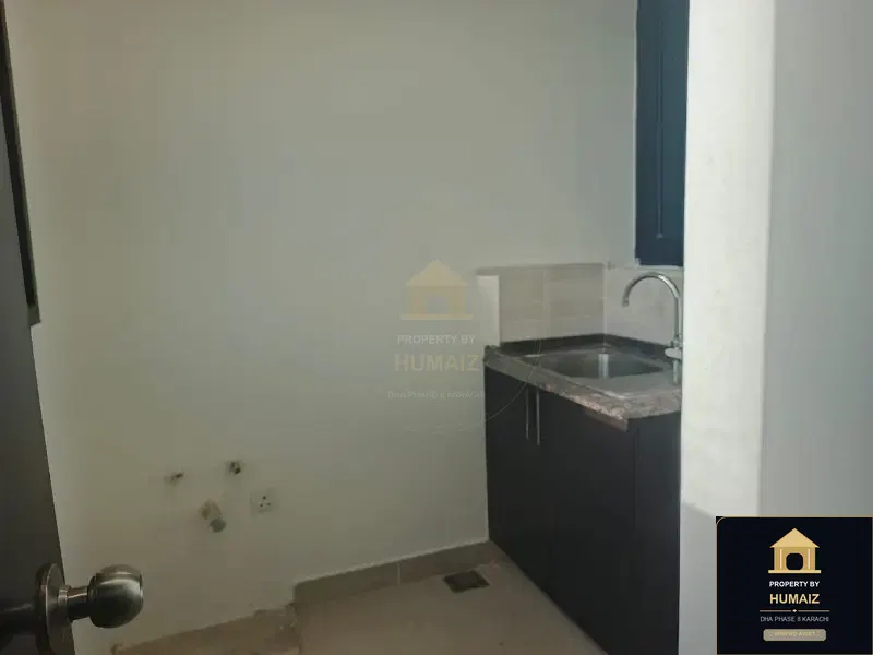 4-Bedroom Luxury Apartment (Sea Facing, 6 Bath, Suite 10) at Coral Towers For Sale in DHA Phase 8 Karachi — Photograph 8
