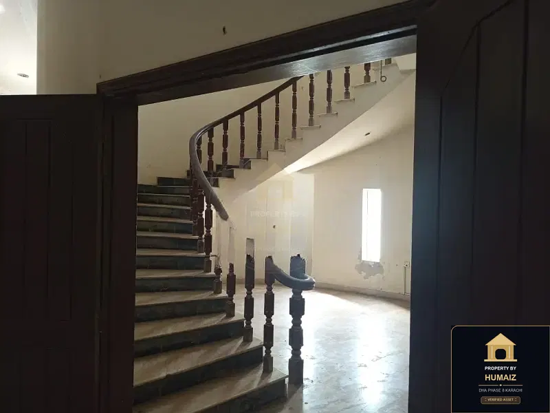 1,000 Sq. Yd. 5-Bedroom Luxury Villa in Khayaban-e-Iqbal For Sale in DHA Phase 8 Karachi — Photograph 16