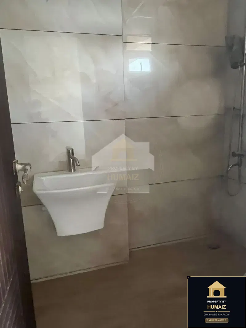 3-Bedroom Luxury Apartment (Boulevard Facing, 4 Bath, Suite 5) in DHA Phase 8 For Sale in DHA Phase 8 Karachi — Photograph 4