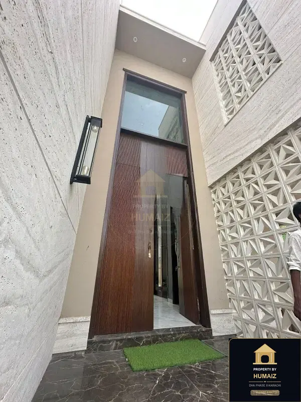 1,000 Sq. Yd. 7-Bedroom Luxury Villa on Khayaban-e-Iqbal For Sale in DHA Phase 8 Karachi — Photograph 8