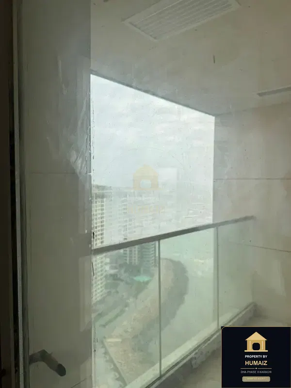 1-Bedroom Luxury Apartment (Brand New, 2 Bath, Suite 1) at Emaar Oceanfront For Sale in DHA Phase 8 Karachi — Photograph 10