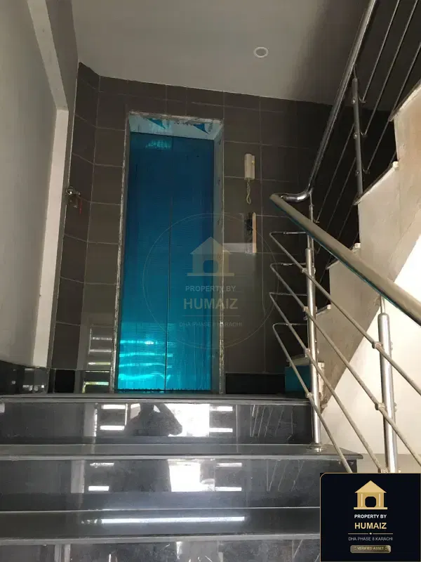 200 Sq. Yd. Commercial Building (Basement, Unit 6) in DHA Phase 8 For Rent in DHA Phase 8 Karachi — Photograph 4