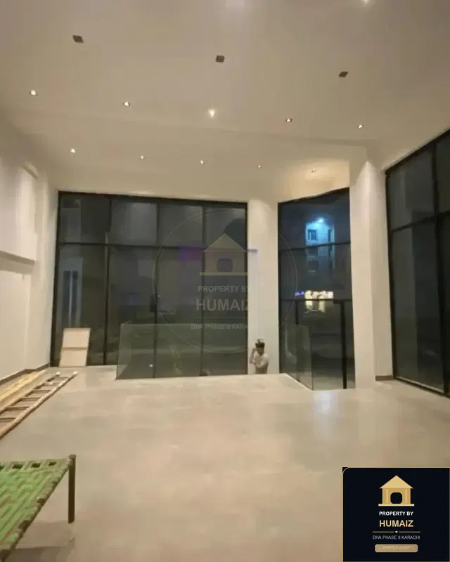 311 Sq. Yd. Commercial Retail Shop (Corner, Unit 2) on Zulfiqar Commercial For Rent in DHA Phase 8 Karachi — Photograph 5