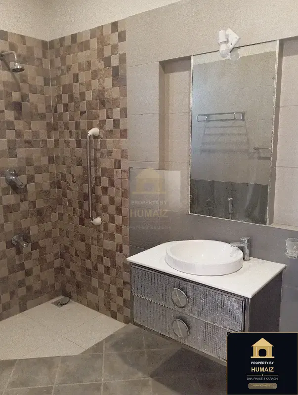 3-Bedroom Upper/Lower Portion (3 Bath, Unit 57) in DHA Phase 8 For Rent in DHA Phase 8 Karachi — Photograph 5