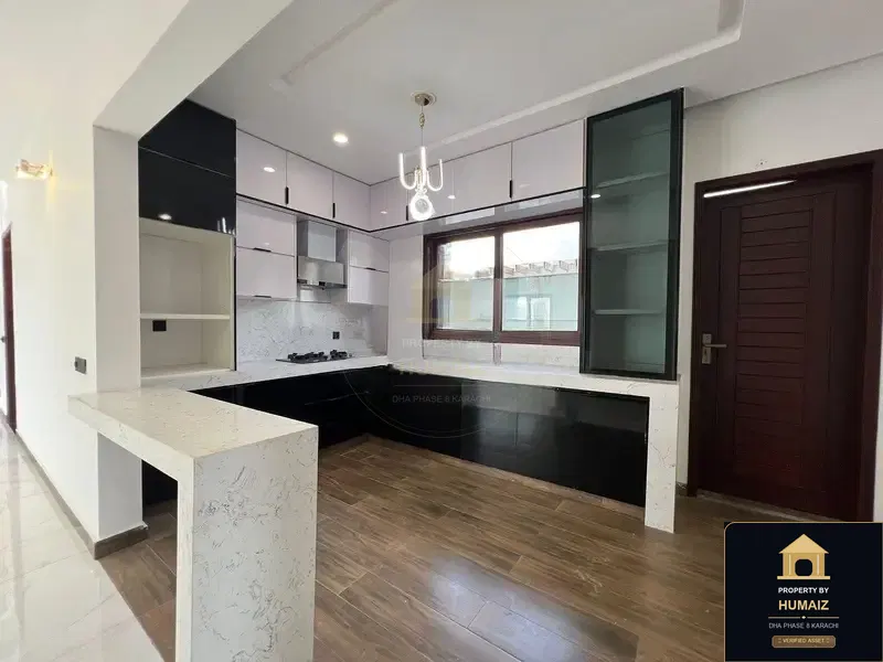500 Sq. Yd. 6-Bedroom Luxury Villa (Basement, 6 Bath, Residence 139) in DHA Phase 8 For Sale in DHA Phase 8 Karachi — Photograph 4