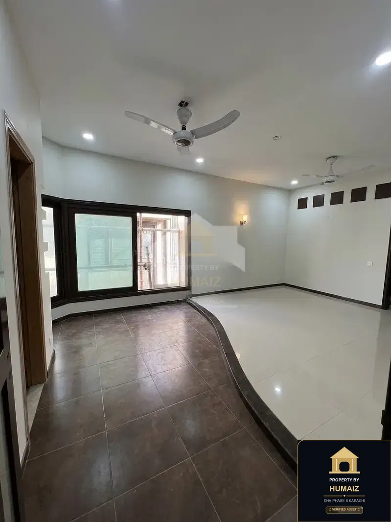 4-Bedroom Upper/Lower Portion (5 Bath, Unit 12) in DHA Phase 8 For Rent in DHA Phase 8 Karachi — Photograph 11