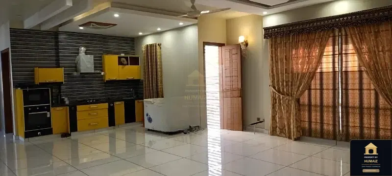 3-Bedroom Upper/Lower Portion (4 Bath, Unit 1) on Zulfiqar Commercial For Rent in DHA Phase 8 Karachi — Photograph 12