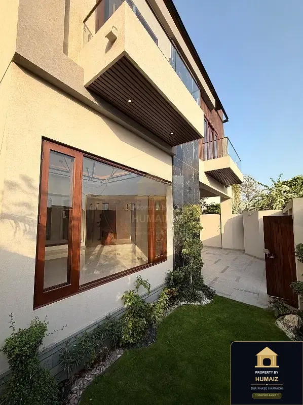 500 Sq. Yd. 7-Bedroom Luxury Villa in Zone A For Sale in DHA Phase 8 Karachi — Photograph 3