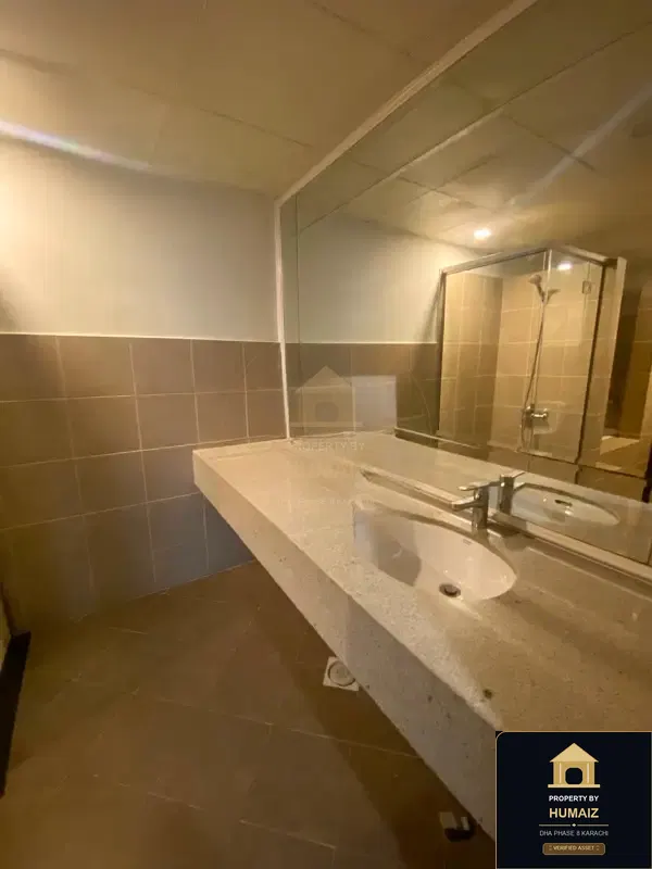 3-Bedroom Luxury Apartment (Brand New, 5 Bath, Suite 1) at Pearl Towers For Sale in DHA Phase 8 Karachi — Photograph 11