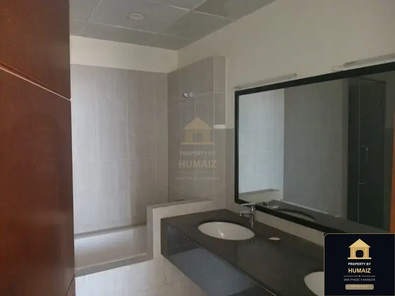 3-Bedroom Luxury Apartment (Sea Facing, 5 Bath, Suite 18) at Reef Towers For Rent in DHA Phase 8 Karachi — Photograph 10