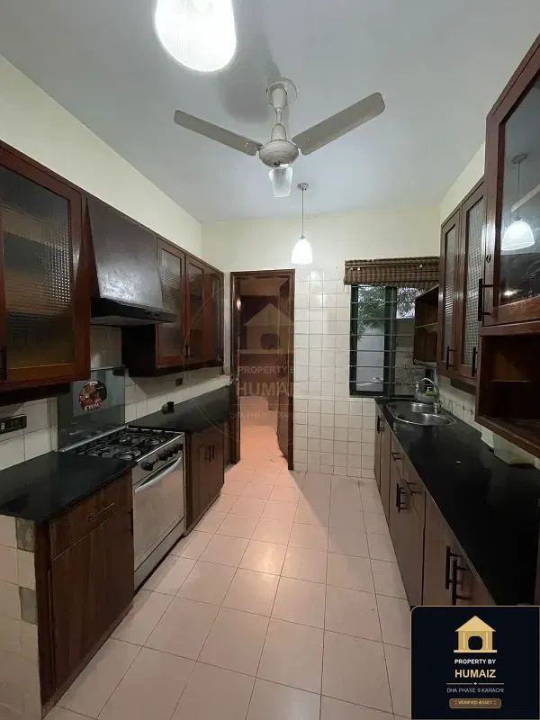 500 Sq. Yd. 4-Bedroom Luxury Villa on Zulfiqar Commercial For Sale in DHA Phase 8 Karachi — Photograph 13