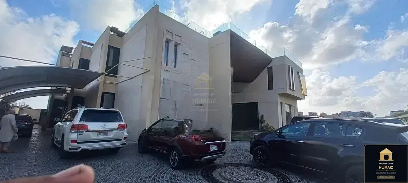 2,000 Sq. Yd. 8-Bedroom Luxury Villa (Private Pool, 7 Bath, Residence 3) in DHA Phase 8 For Sale in DHA Phase 8 Karachi — Photograph 3