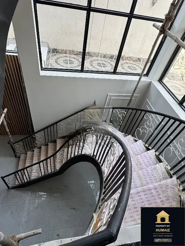 300 Sq. Yd. 5-Bedroom Luxury Villa (Basement, 6 Bath, Residence 5) in DHA Phase 8 For Sale in DHA Phase 8 Karachi — Photograph 17