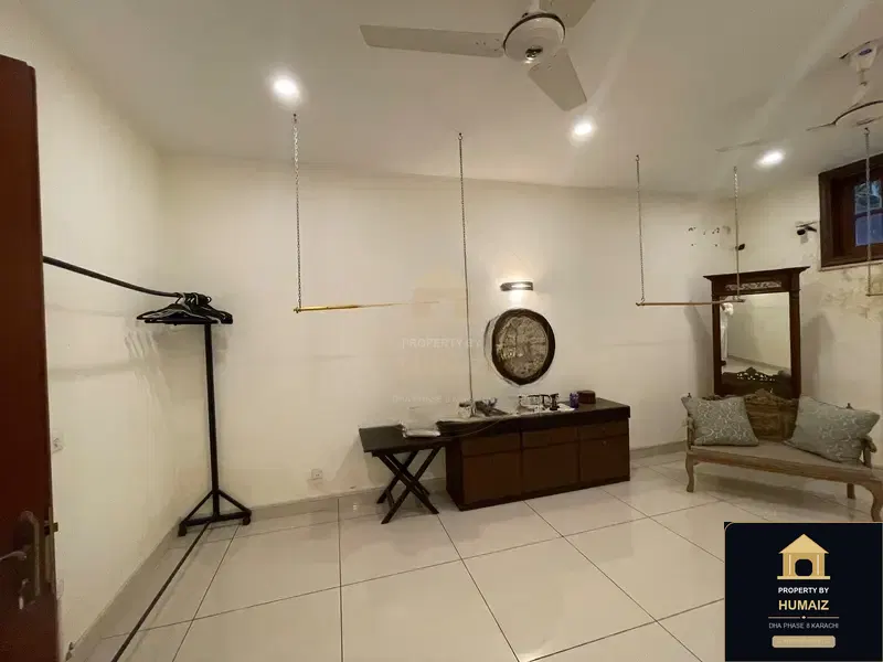 1,000 Sq. Yd. 6-Bedroom Luxury Villa (Basement, 6 Bath, Residence 11) in DHA Phase 8 For Rent in DHA Phase 8 Karachi — Photograph 8