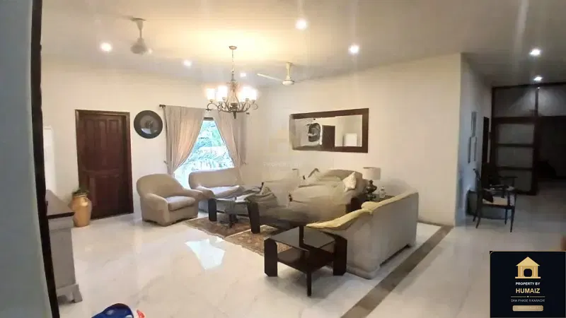 1,000 Sq. Yd. 7-Bedroom Luxury Villa (Basement, 7 Bath, Residence 6) in DHA Phase 8 For Sale in DHA Phase 8 Karachi — Photograph 12