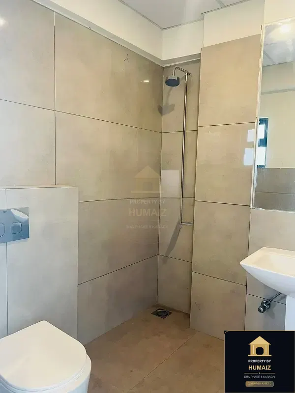 3-Bedroom Luxury Apartment (Corner, 3 Bath, Suite 25) on Al-Murtaza Commercial For Rent in DHA Phase 8 Karachi — Photograph 9