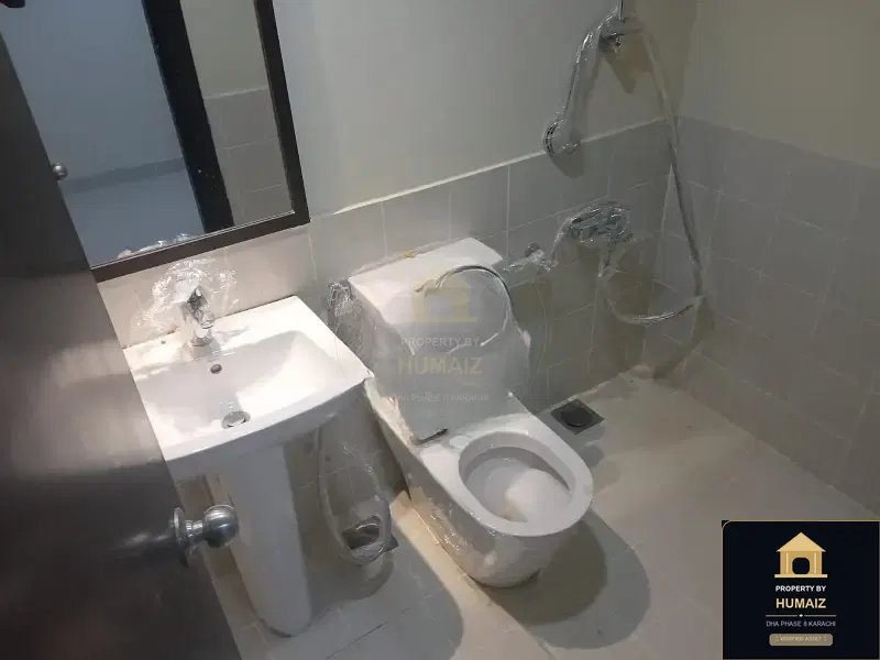 3-Bedroom Luxury Apartment (Sea Facing, 3 Bath, Suite 3) at Pearl Towers For Sale in DHA Phase 8 Karachi — Photograph 35