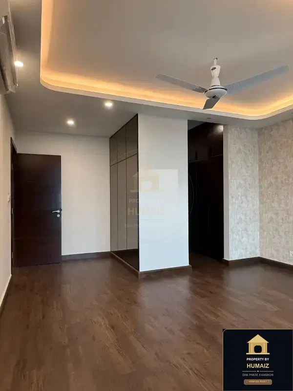 3-Bedroom Luxury Apartment (Sea Facing, 5 Bath, Suite 30) at Pearl Towers For Sale in DHA Phase 8 Karachi — Photograph 15