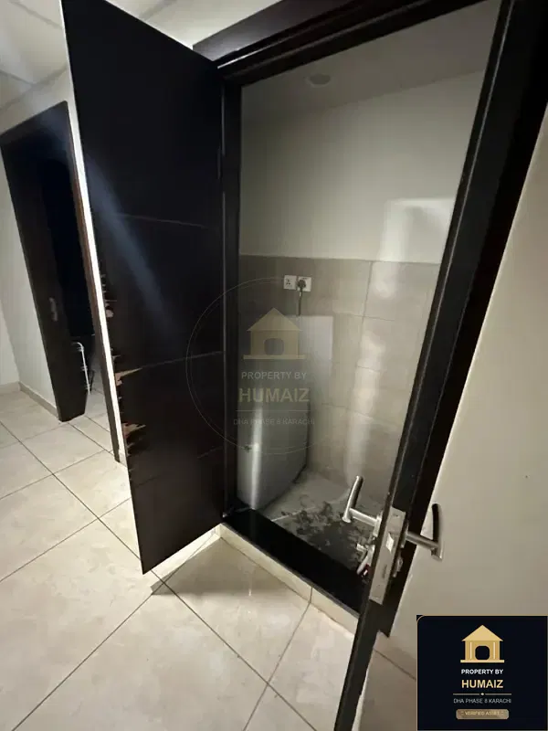 3-Bedroom Luxury Apartment (Sea Facing, 4 Bath, Suite 4) at Pearl Towers For Sale in DHA Phase 8 Karachi — Photograph 11