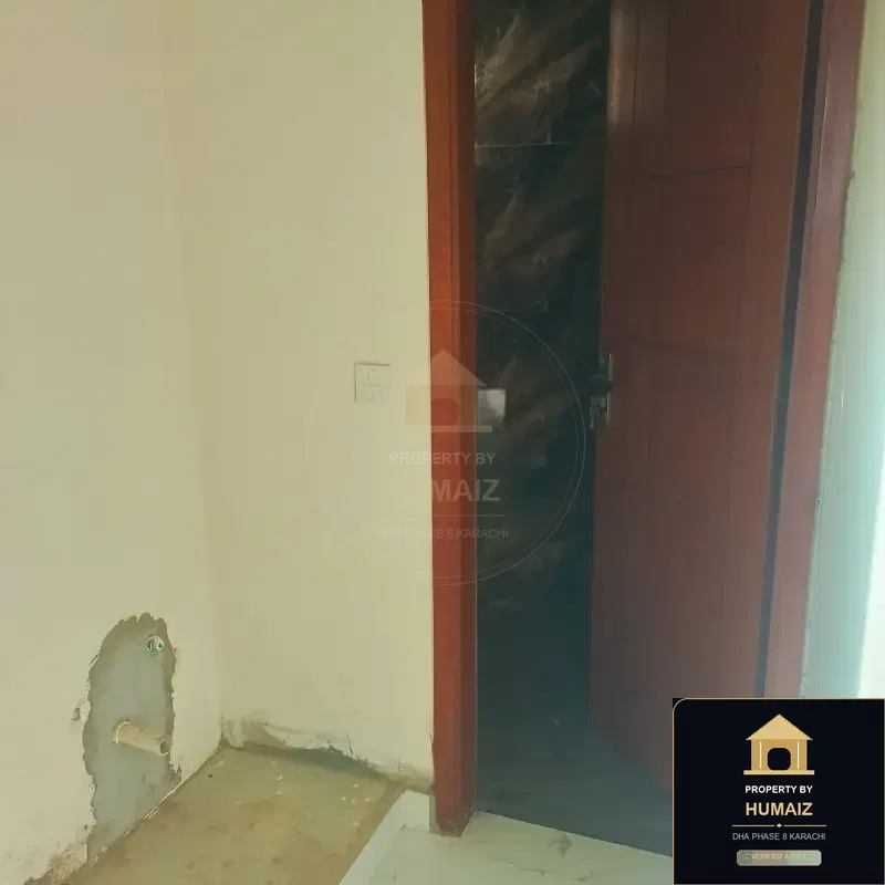 222 Sq. Yd. Corporate Office Space (Brand New, 2 Bath, Unit 12) on Al-Murtaza Commercial For Rent in DHA Phase 8 Karachi — Photograph 11