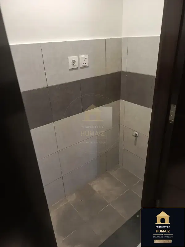 2-Bedroom Luxury Apartment (Sea Facing, 4 Bath, Suite 2) at Pearl Towers For Sale in DHA Phase 8 Karachi — Photograph 31