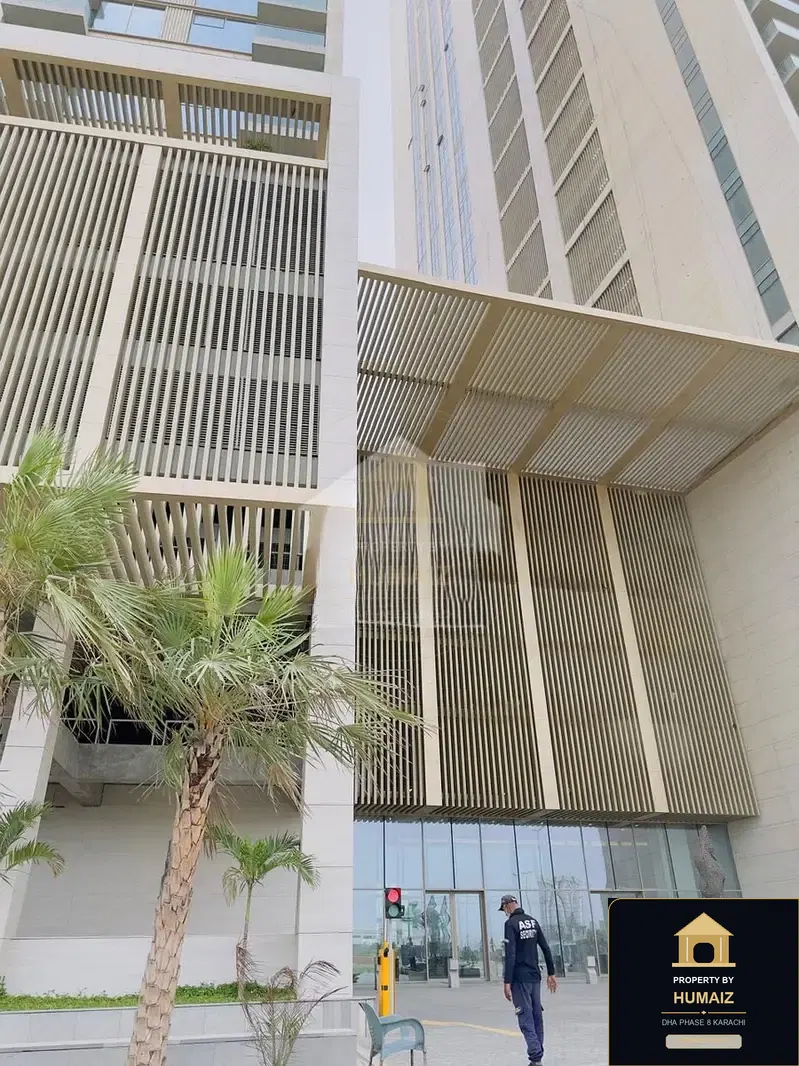 3-Bedroom Luxury Apartment (Sea Facing, 5 Bath, Suite 14) at The Views For Sale in DHA Phase 8 Karachi — Photograph 4