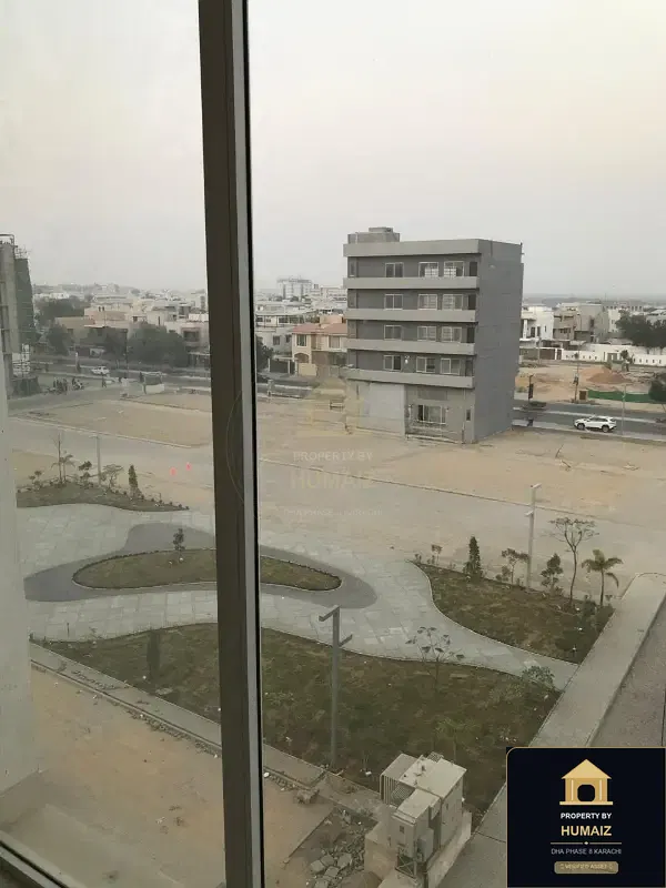 62 Sq. Yd. Corporate Office Space on Zulfiqar Commercial For Rent in DHA Phase 8 Karachi — Photograph 3