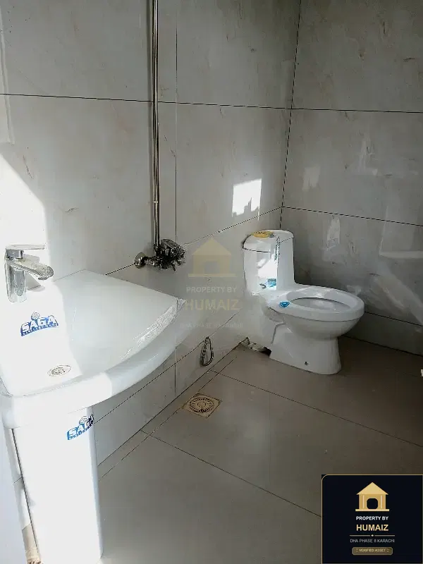 2-Bedroom Luxury Apartment (Boulevard Facing, 2 Bath, Suite 1) on Zulfiqar Commercial For Sale in DHA Phase 8 Karachi — Photograph 15