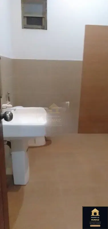 3-Bedroom Upper/Lower Portion (4 Bath, Unit 47) in DHA Phase 8 For Rent in DHA Phase 8 Karachi — Photograph 11