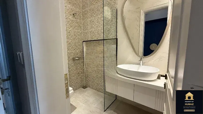 2-Bedroom Luxury Apartment (Sea Facing, 3 Bath, Suite 10) at Tower A For Sale in DHA Phase 8 Karachi — Photograph 4