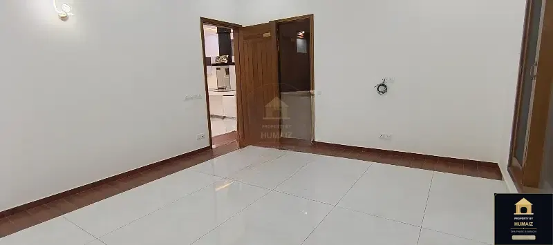 600 Sq. Yd. 7-Bedroom Luxury Villa in Zone A For Sale in DHA Phase 8 Karachi — Photograph 27