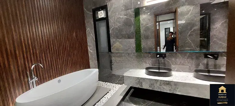 500 Sq. Yd. 6-Bedroom Luxury Villa (Private Pool, 6 Bath, Residence 1) in DHA Phase 8 For Rent in DHA Phase 8 Karachi — Photograph 25