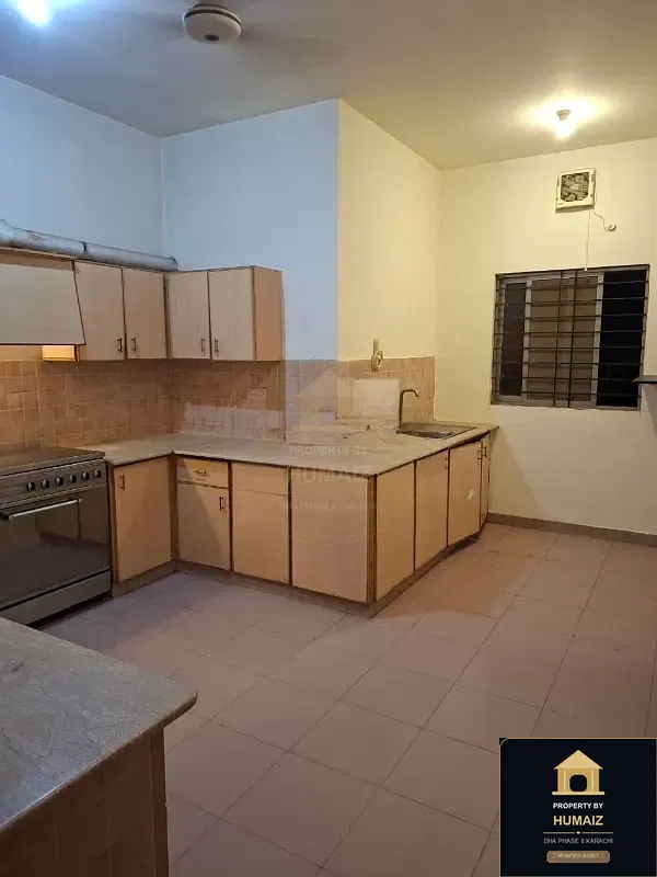 3-Bedroom Upper/Lower Portion (4 Bath, Unit 76) in DHA Phase 8 For Rent in DHA Phase 8 Karachi — Photograph 2