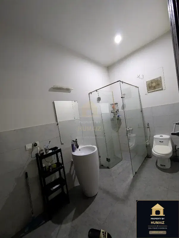 4-Bedroom Upper/Lower Portion (3 Bath, Unit 10) in DHA Phase 8 For Rent in DHA Phase 8 Karachi — Photograph 5
