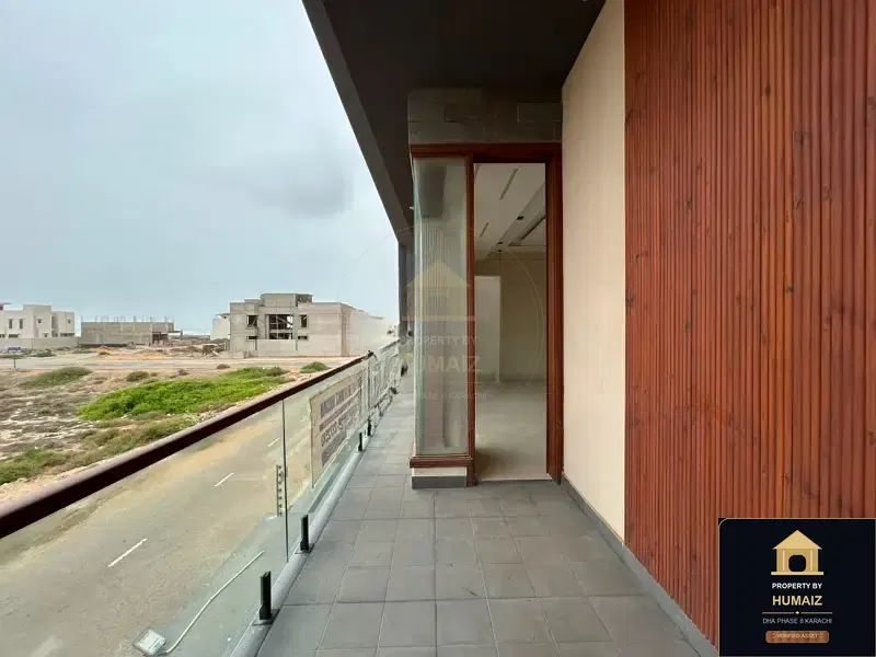 300 Sq. Yd. 5-Bedroom Luxury Villa on Khayaban-e-Sahil For Sale in DHA Phase 8 Karachi — Photograph 5