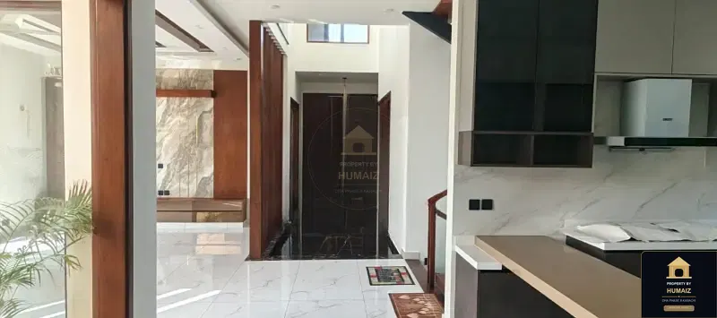 500 Sq. Yd. 8-Bedroom Luxury Villa (Basement, 7 Bath, Residence 2) in DHA Phase 8 For Sale in DHA Phase 8 Karachi — Photograph 2