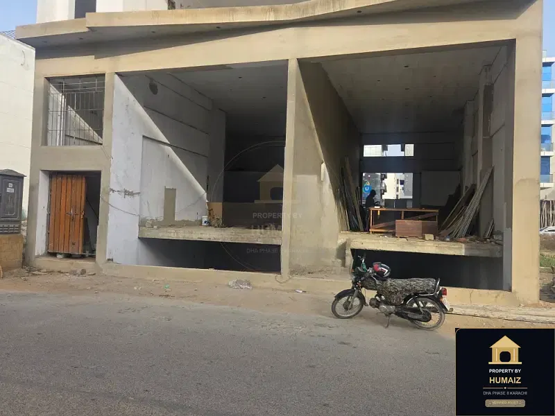181 Sq. Yd. Commercial Retail Shop on Al-Murtaza Commercial For Rent in DHA Phase 8 Karachi — Photograph 4