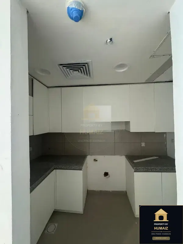 4-Bedroom Luxury Apartment (Sea Facing, 6 Bath, Suite 2) at Emaar Oceanfront For Sale in DHA Phase 8 Karachi — Photograph 10