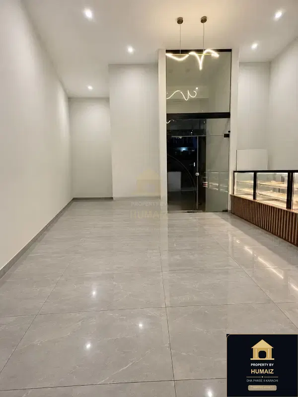 92 Sq. Yd. Commercial Retail Shop (1 Bath, Unit 3) on Zulfiqar Commercial For Rent in DHA Phase 8 Karachi — Photograph 3
