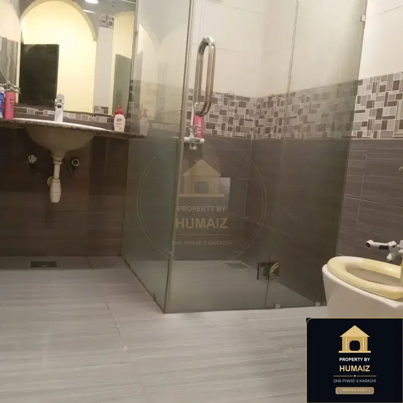500 Sq. Yd. 4-Bedroom Luxury Villa (Boulevard Facing, 5 Bath, Residence 1) in Khayaban-e-Bahria For Rent in DHA Phase 8 Karachi — Photograph 9